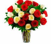 Foto de Florero 18 rosas Rojas y blancas 